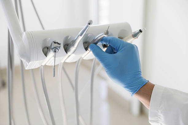 Professional Emergency Dentist technician working in Mayfair, CA